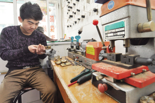 册亨开锁店为啥“牛号”频现 听开锁师傅讲什么锁最防盗